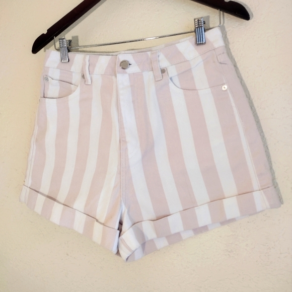 Volcom Pink And White High Rise Cuffed Shorts - Picture 4 of 6